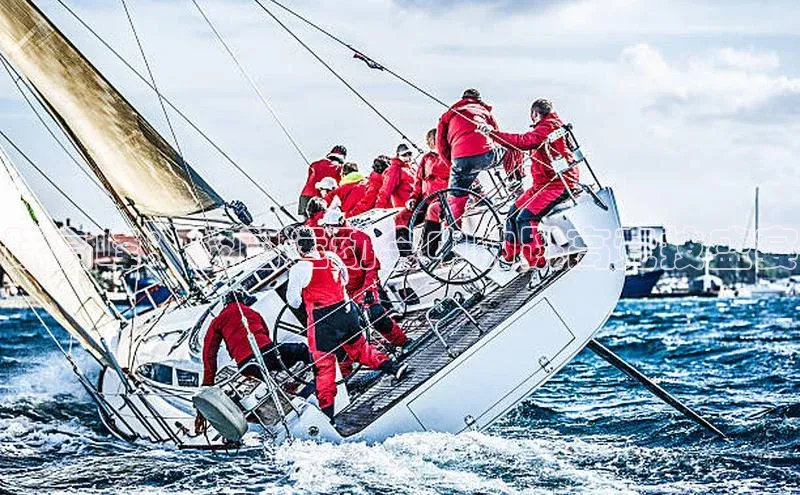 跃高峰：校园运动会中的跳高竞技盛宴